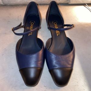 Chanel flat with strap